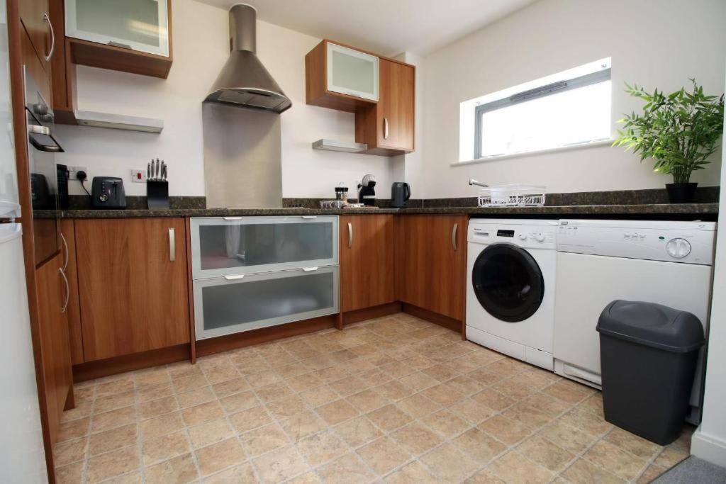The Observatory By Mia Living 2 Bedroom Apartment Overlooking Swansea Beach With Free Parking Bagian luar foto