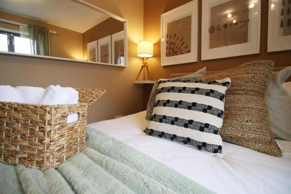 The Observatory By Mia Living 2 Bedroom Apartment Overlooking Swansea Beach With Free Parking Bagian luar foto