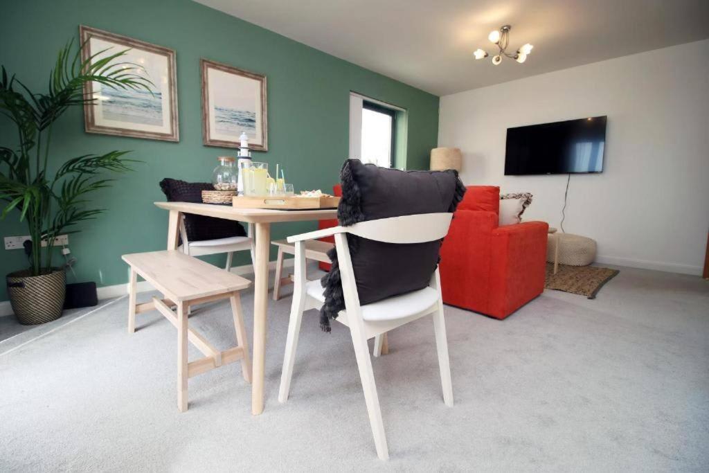 The Observatory By Mia Living 2 Bedroom Apartment Overlooking Swansea Beach With Free Parking Bagian luar foto